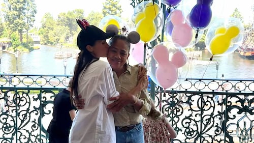 Meghan Markle et sa mère rencontrent Mickey et Minnie, voyez la vidéo