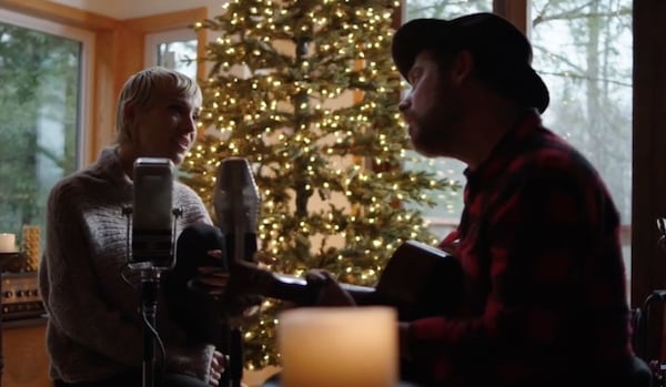 Marie-Mai et David Laflèche reprennent All I Want For Christmas Is You de Mariah Carey!