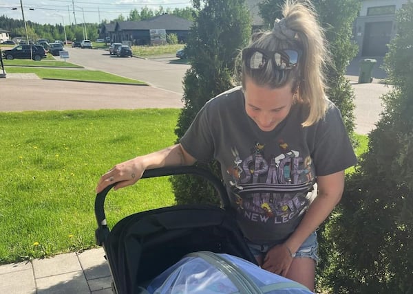 Marianne St-Gelais souligne le premier mois de son adorable poupon
