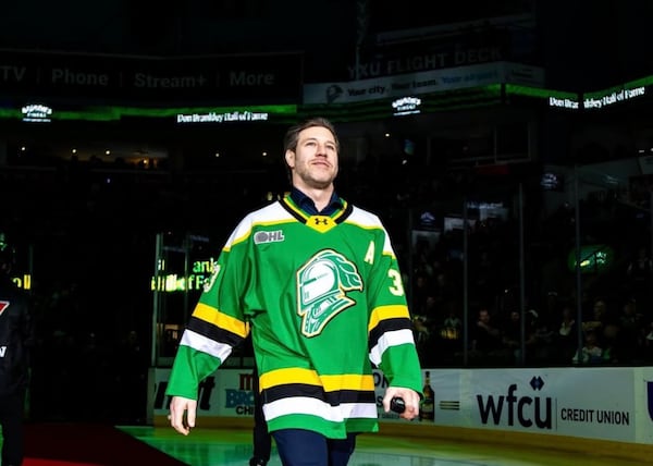 Brandon Prust est acclamé sur la glace