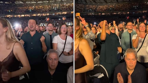 Paul Arcand au spectacle de Céline Dion à Paris: sa réaction fait rire les internautes!