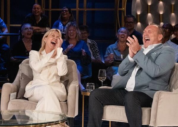 Julie Bélanger se fait jouer un tour dans les coulisses de Ça finit bien la semaine