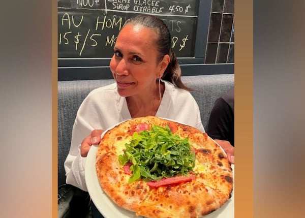 Isabelle Racicot rend visite à son garçon au travail, voyez-le à l'oeuvre