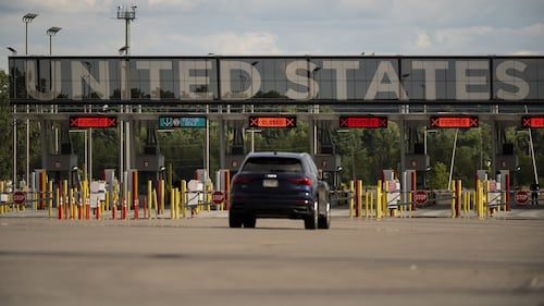 Voyage aux États-Unis? Voici ce que les agents frontaliers peuvent voir sur votre téléphone