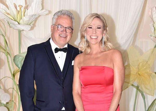 Rare tapis rouge pour Ève-Marie Lortie et son conjoint