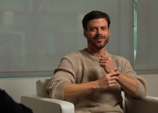 François Arnaud révèle qu’il a auditionné pour Twilight et Fifty Shades of Grey