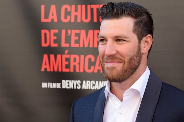 Brandon Prust serait en confinement avec cette jolie jeune femme!