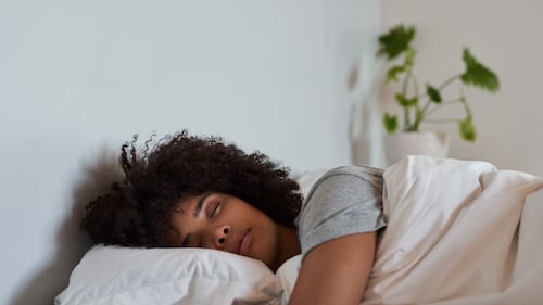 Sommeil interrompu: Comment continuer un rêve?