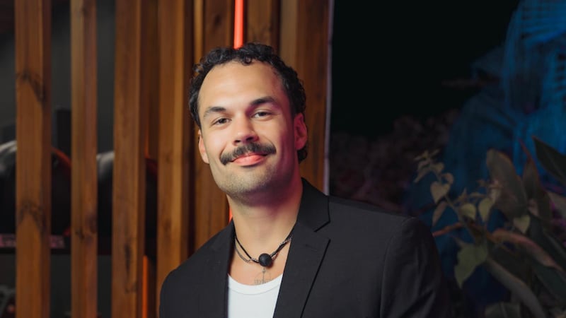 Est-ce que Charles-Philippe d’OD regrette ses doigts d’honneur? Il répond!