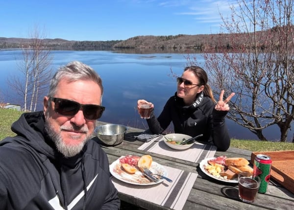 Sylvain Cossette nous fait vivre un moment magique sur sa rivière à la tombée du jour