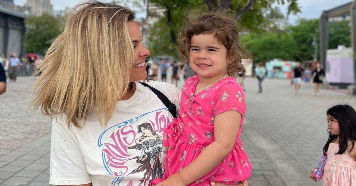 Fan Rusk Kim Rusk tente de s’adresser à ses fans et sa fille lui vole la vedette