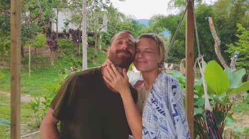 Jonathan Roy et sa femme célèbrent 10 ans d’amour dans le désert