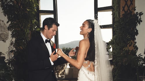 Dua Lipa dévoile enfin ses magnifiques photos de mariage en Sicile