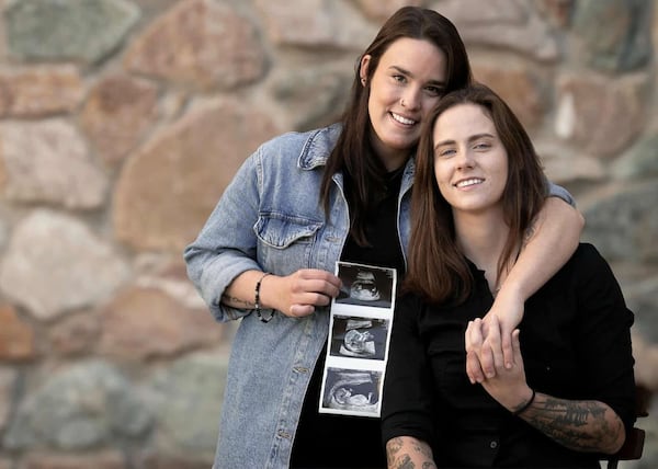 Sabrina et Mélanie de L'amour est dans le pré nous invitent dans leur nouvelle maison