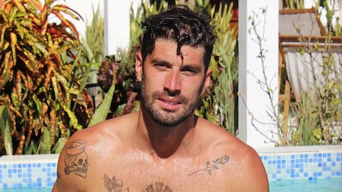 Rémi de Survivor Québec pose avec sa superbe conjointe lors d’une soirée glamour!