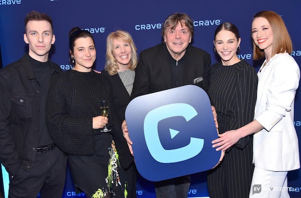 Bell lance son service Crave en français entouré de ses têtes d’affiche!