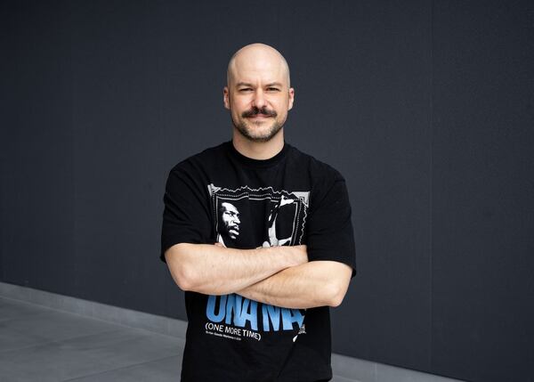 Marc-André Grondin pose avec ses deux plus jeunes et on craque!