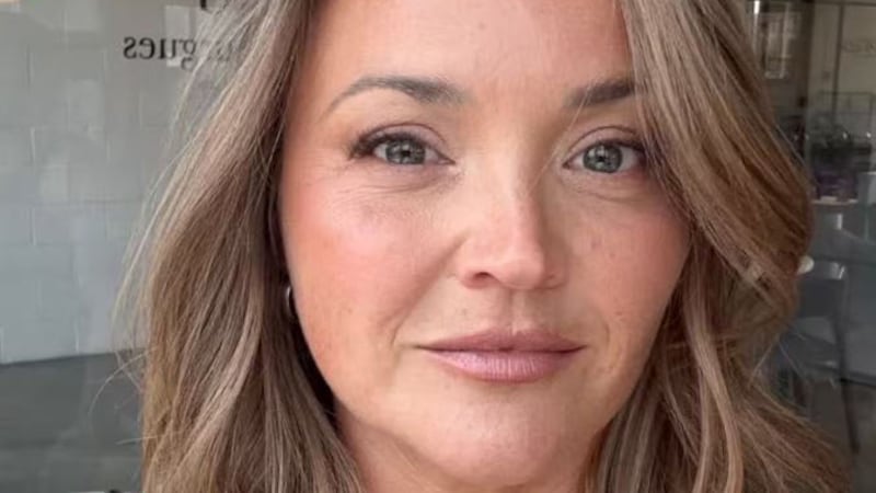 Julie Ringuette change complètement de tête et le résultat est sublime