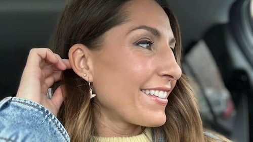 À l’aube d’accoucher, Kim Clavel partage une douce photo de maternité