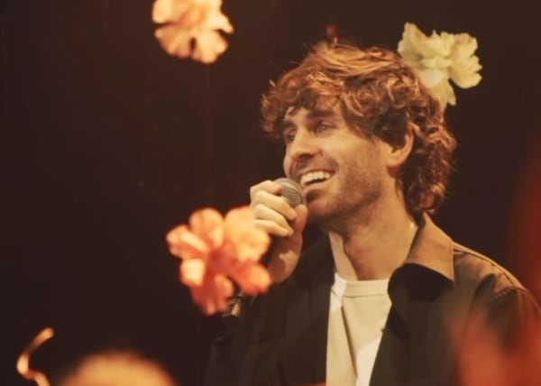 Alex Nevsky révèle un secret de spectacle