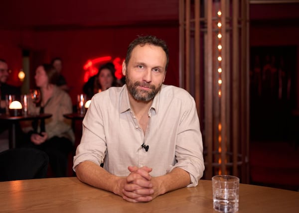 Après Avant le crash, Émile Proulx-Cloutier débarque dans cette série populaire