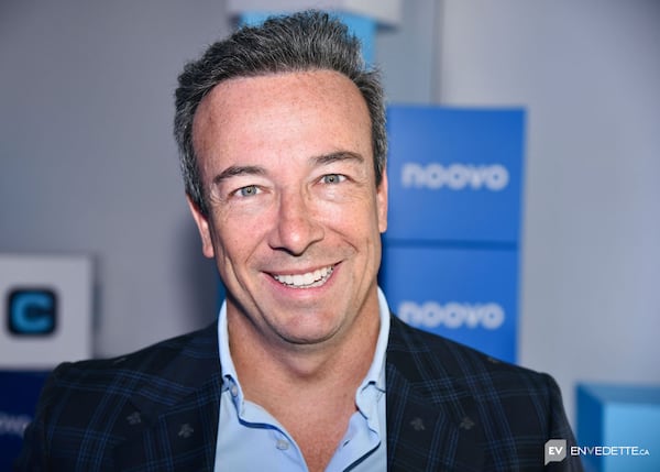 Luc Poirier est forcé d'intervenir avec des licornes sur sa page Facebook