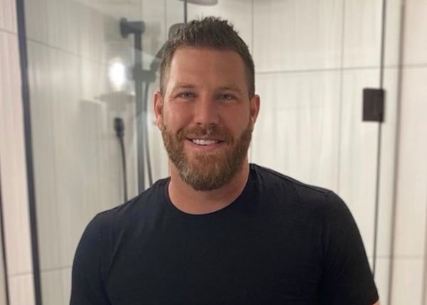 Brandon Prust partage de rares photos avec sa nouvelle amoureuse
