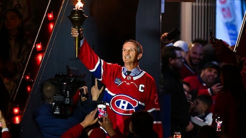 Est-ce que la coupe Stanley flotte dans l’eau? Guy Carbonneau répond
