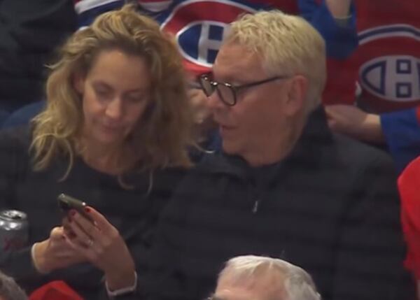 Marc Labrèche et Léane Labrèche-Dor se font filmer à leur insu au match du CH