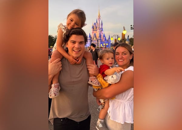 Attendez de voir la réaction du fils de Ludovick Bourgeois lorsqu’il rencontre Minnie Mouse!
