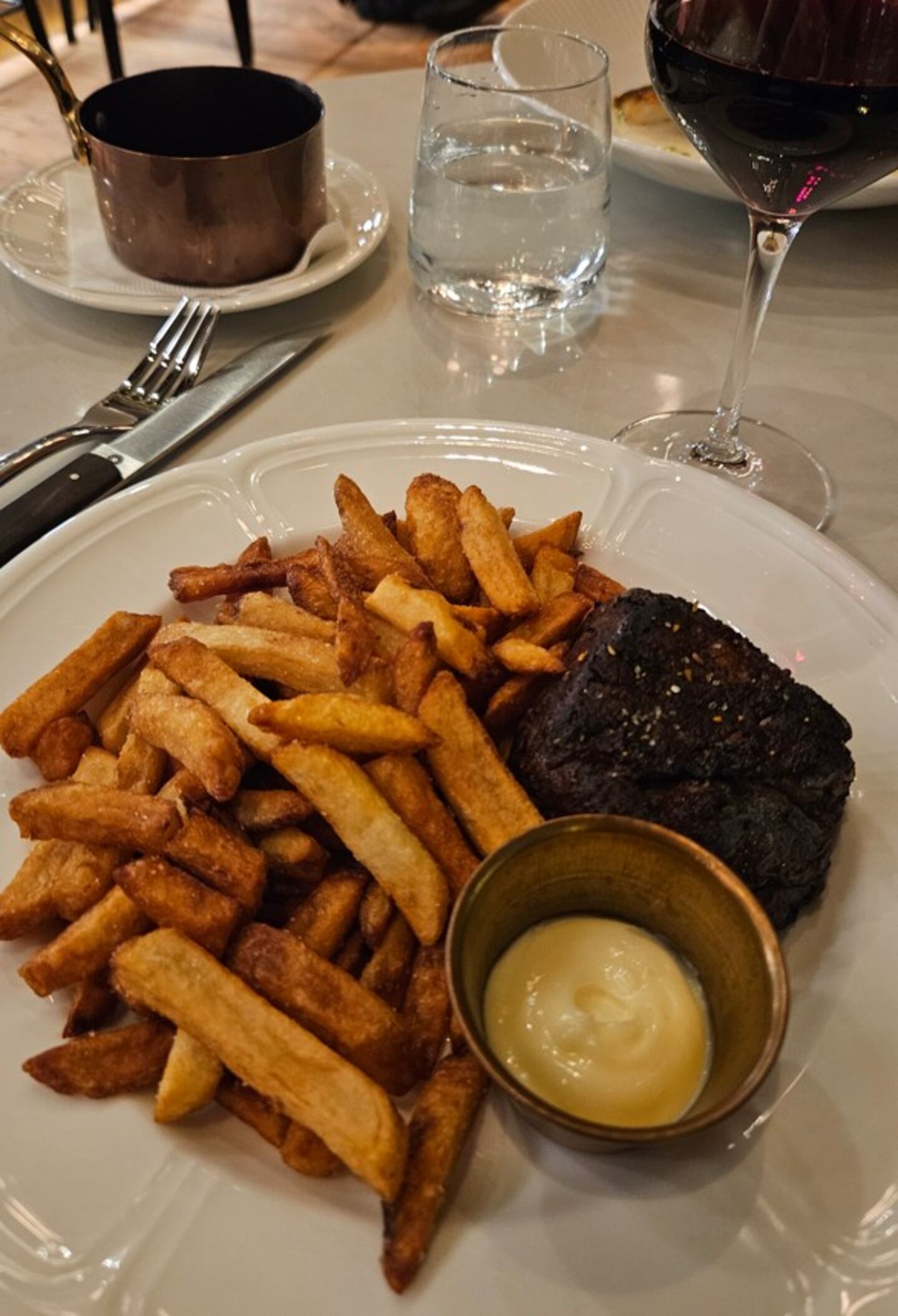 Restaurant Benjamin: le nouveau steakhouse de style parisien à ...
