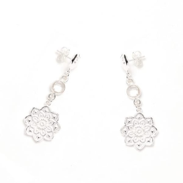 Saskia Thuot lance sa collection de bijoux et c'est magnifique!