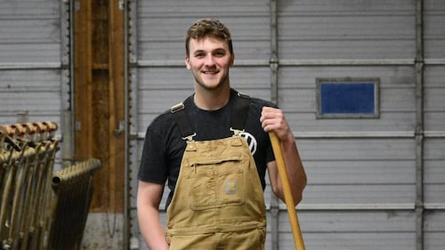 Cet agriculteur de L’amour est dans le pré partage de nouvelles photos en torse nu