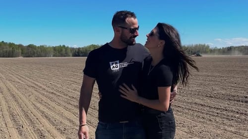 Après L’amour est dans le pré, Tommy et Stéphanie travaillent sur une terre agricole