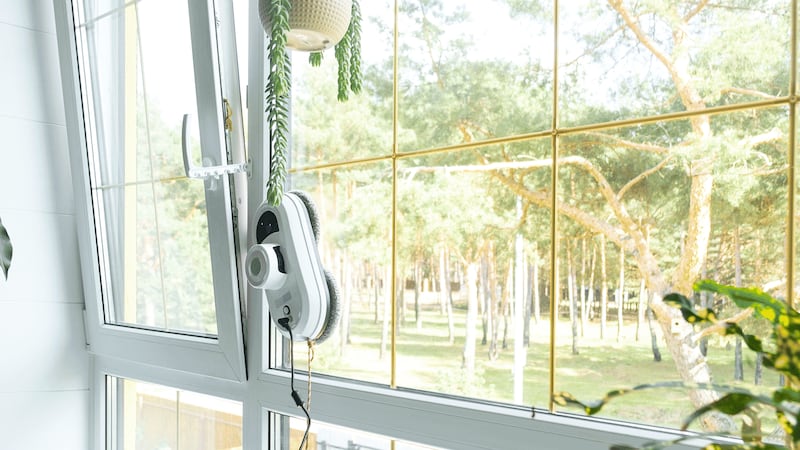 Les 3 meilleurs robots laveurs de vitre pour des fenêtres propres sans effort