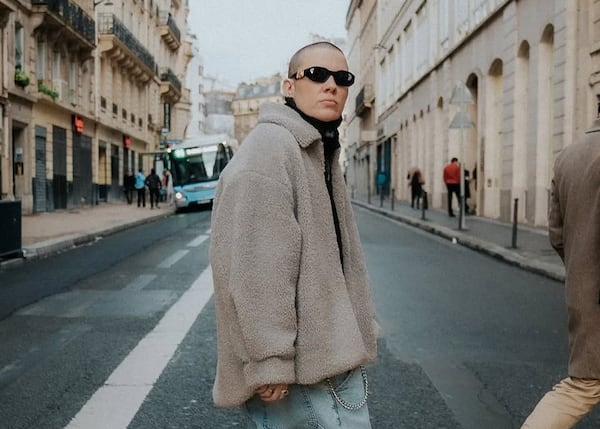 Roxane Bruneau réalise le nouveau vidéoclip de cette étoile montante