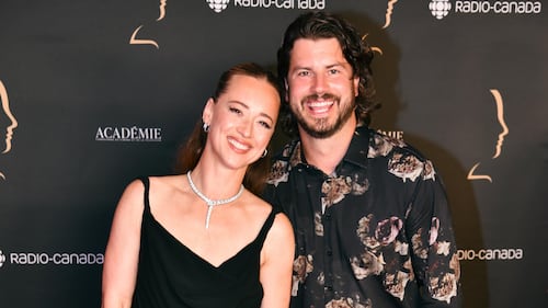 Karine Vanasse porte la parfaite robe noire à 2200$ pour les Gémeaux