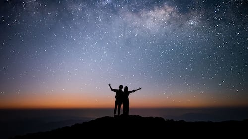Horoscope de juillet: un mois marqué par une rencontre marquante et des projets enfin concrétisés