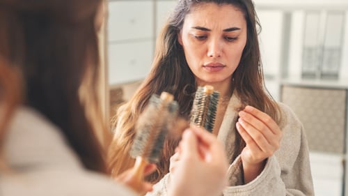Perte de cheveux : les meilleurs produits pour favoriser la repousse