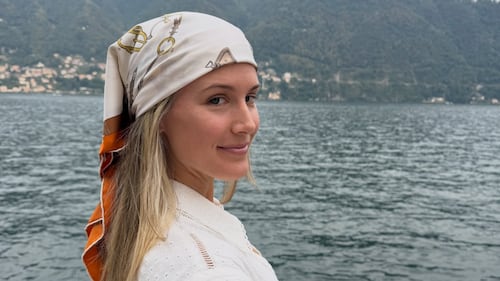 Eugenie Bouchard épate dans un bikini à 1200$ sur un lac en Italie