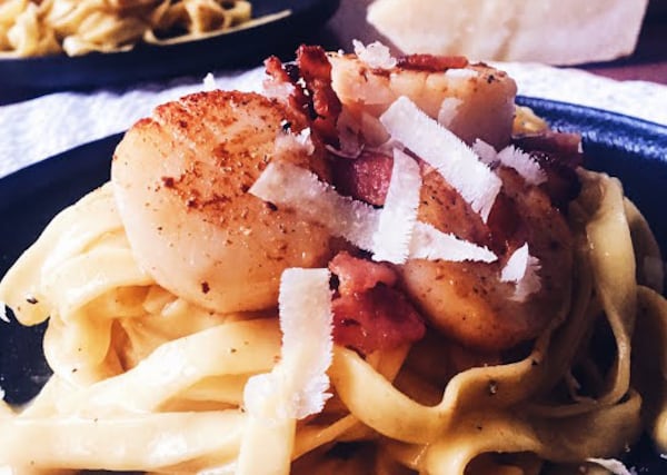 Fettuccine carbonara bacon et pétoncles