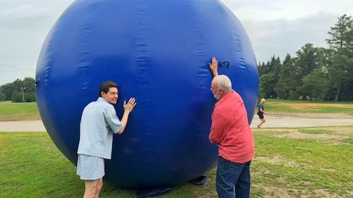 Voyez les coulisses du tournage de la nouvelle émission de Guy Jodoin