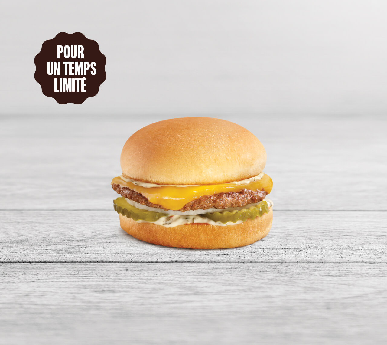 Un nouveau burger extra cornichons débarque chez A&W