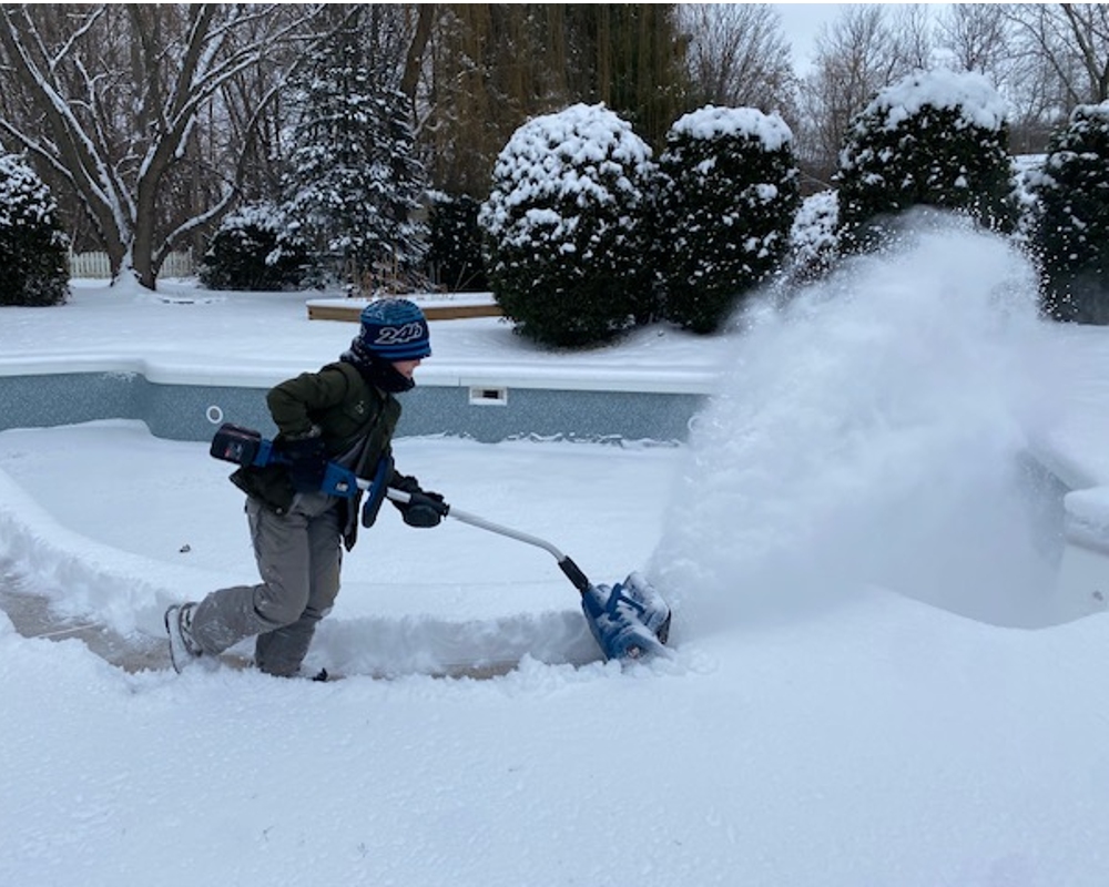 La meilleure pelle à neige électrique pour l'hiver au Canada