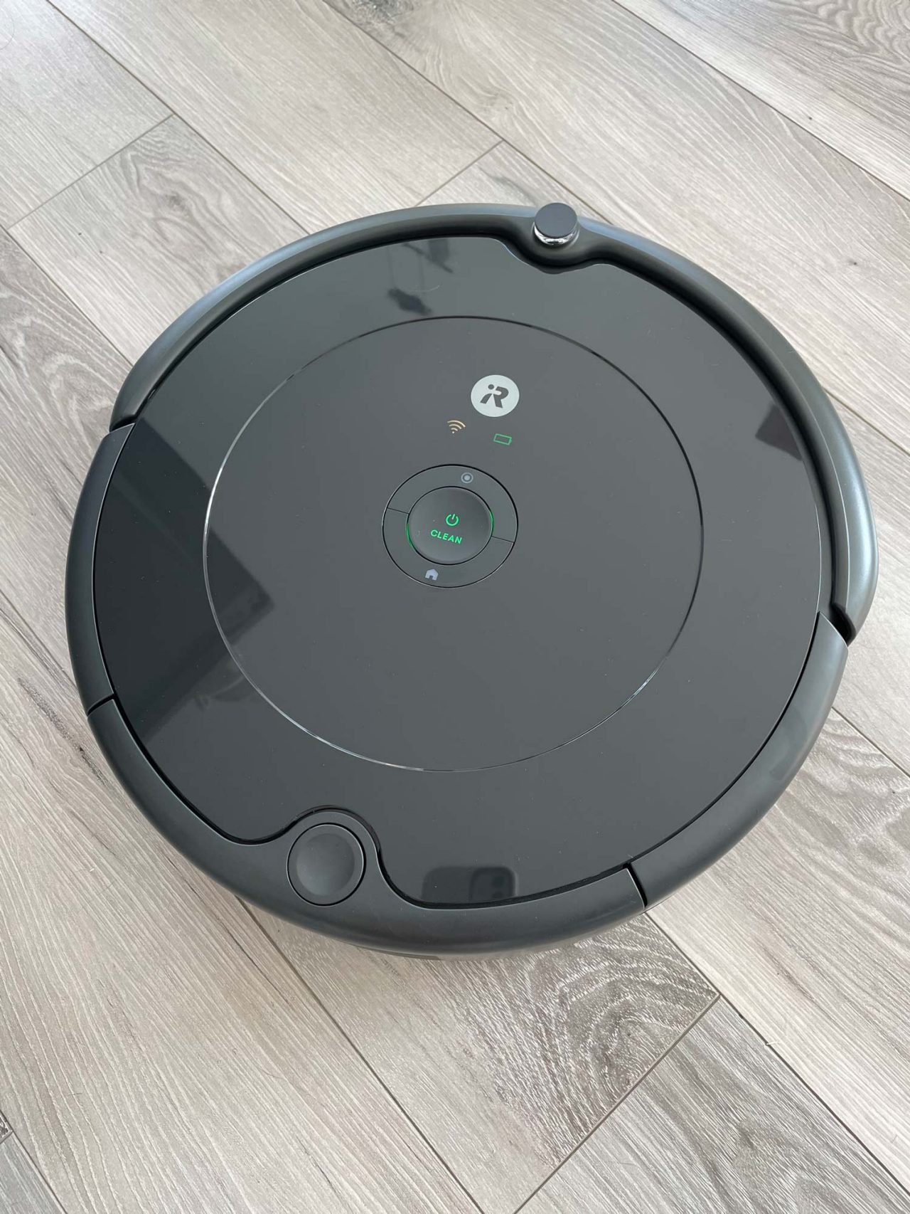 Aspirateur-robot : -38% sur le modèle iRobot Roomba 692 chez