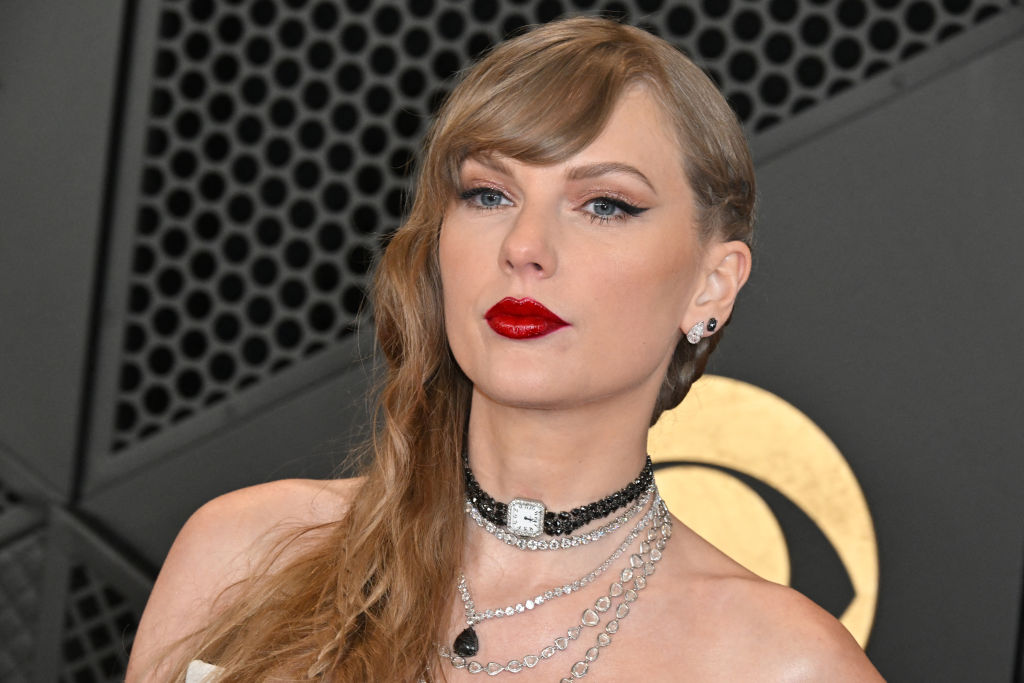 US singer-songwriter Taylor Swift arrives for the 66th Annual Grammy Awards at the Crypto.com Arena in Los Angeles on February 4, 2024. (Photo by Robyn BECK / AFP) (Photo by ROBYN BECK/AFP via Getty Images)