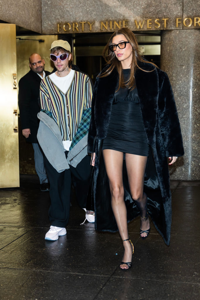 NEW YORK, NEW YORK - DECEMBER 07: Justin Bieber and Hailey Bieber are seen in Midtown on December 07, 2022 in New York City. (Photo by Gotham/GC Images)