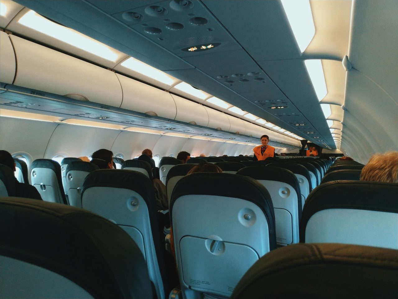 Passagers dans un avion